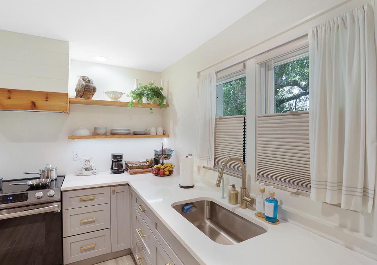 The Poe - Stylish In Downtown Apartment