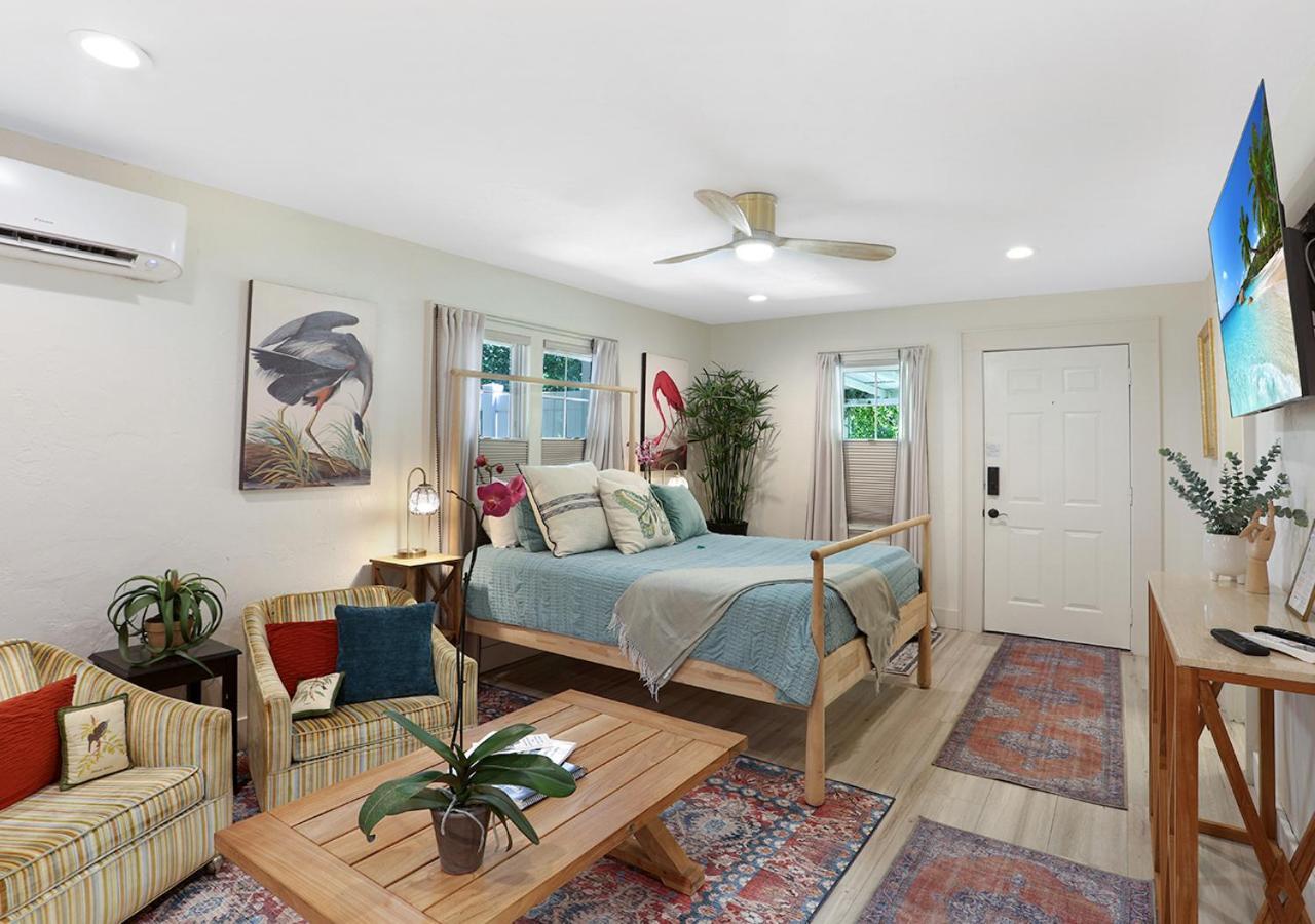 The Poe - Stylish In Downtown Apartment High Springs